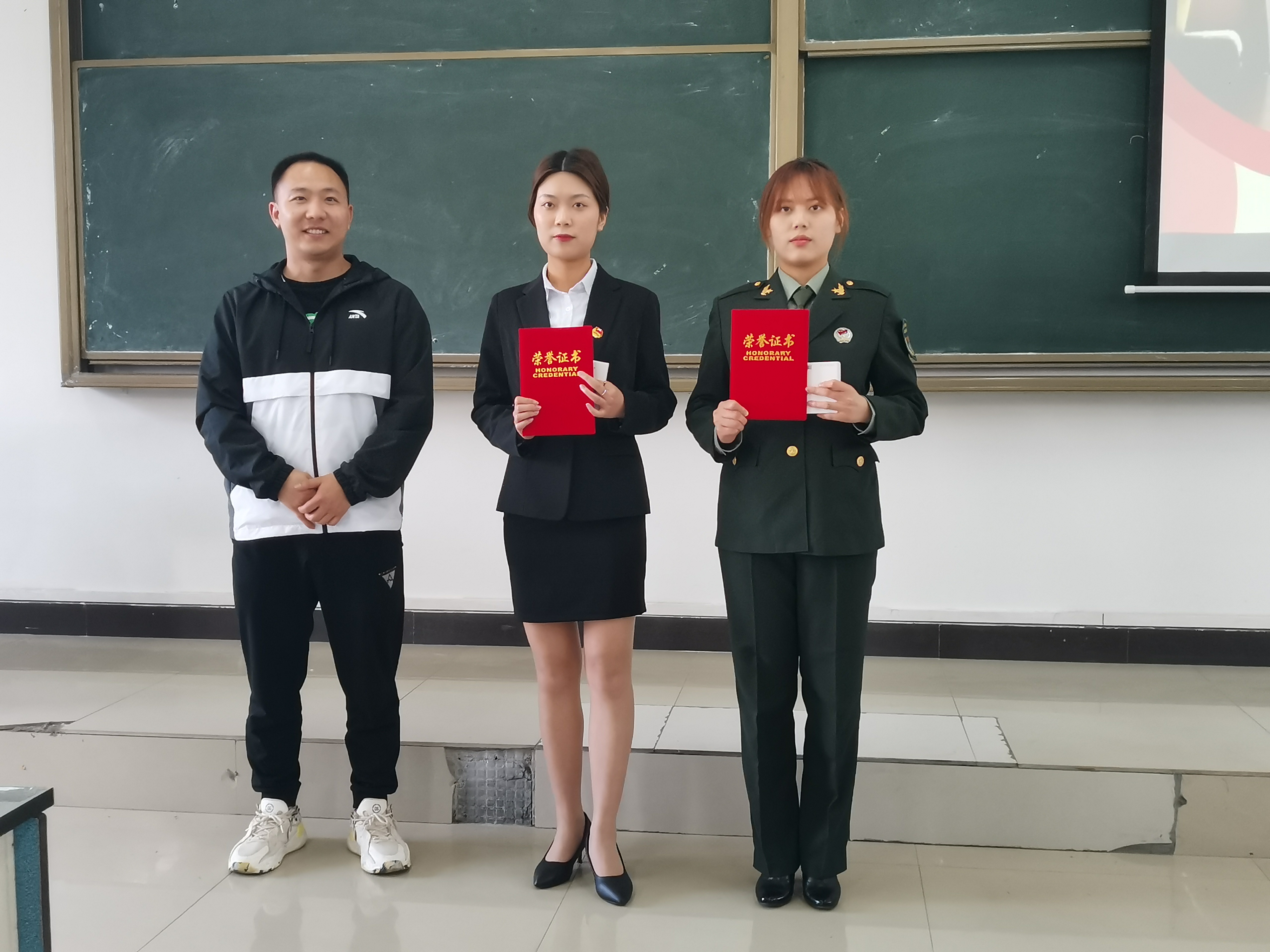 二等奖1.jpg 二等奖1.jpg